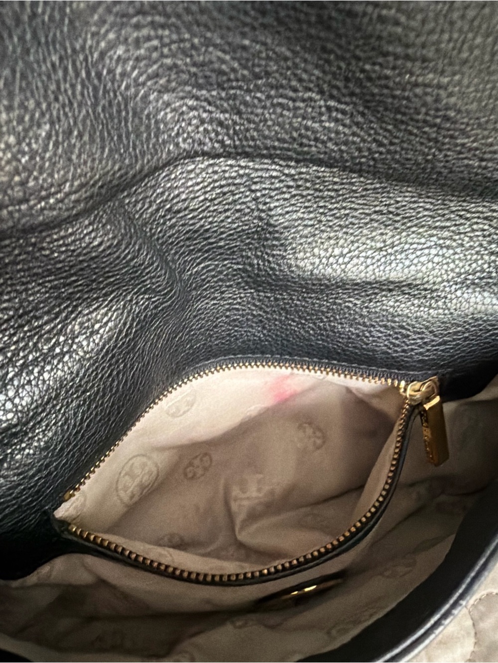 Tory Burch - Black Leather Crossbody with Gold Chain Strap - Picture 9 of 15